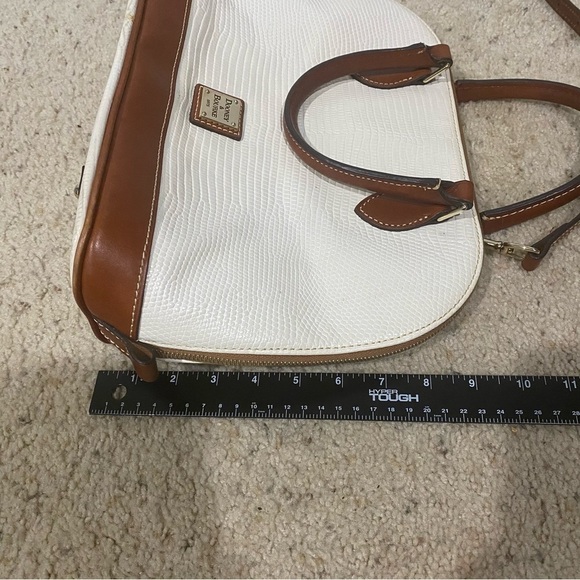 Dooney & Bourke Pebble Zip Zip Satchel Purse White / Brown with Bag and Keychain - Picture 13 of 14